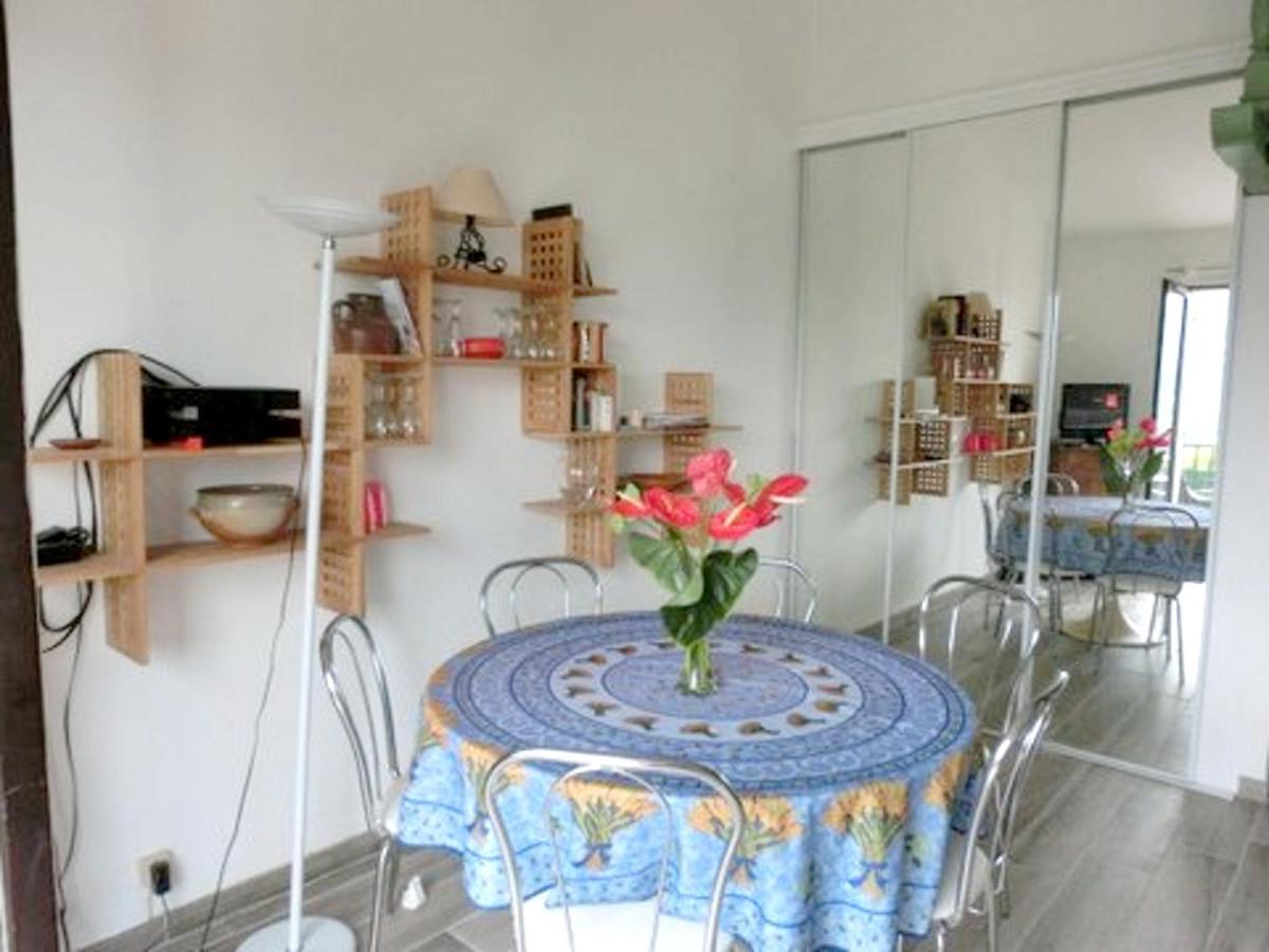 Ferienwohnung Studio A Theoule Sur Mer A 400 M De La Plage Avec Vue Sur La Mer Terrasse Amenagee Et Wifi Exterior foto